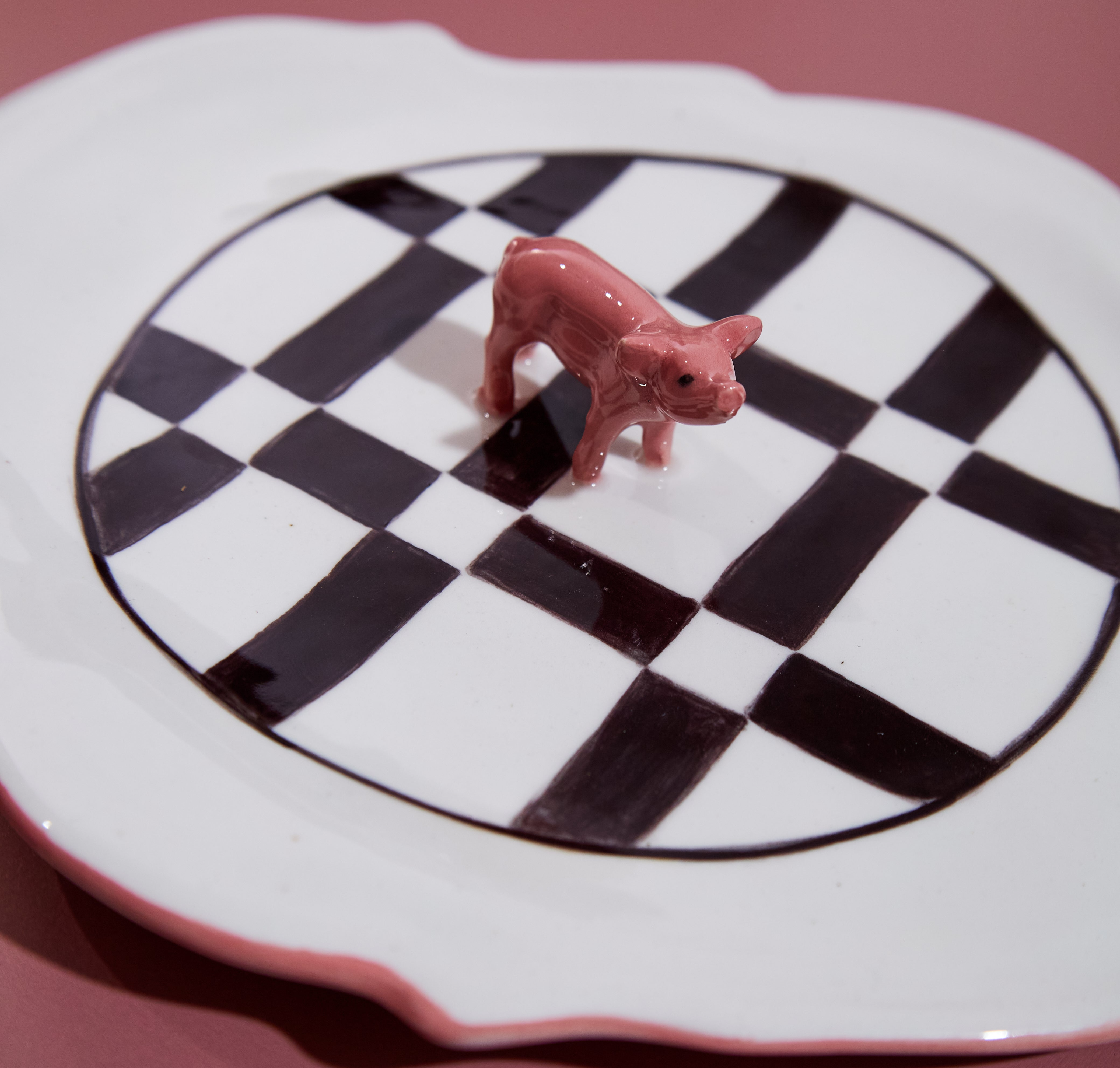 KAROO PLATE WITH PIGGIE-MULTI-HAND PAINTED-